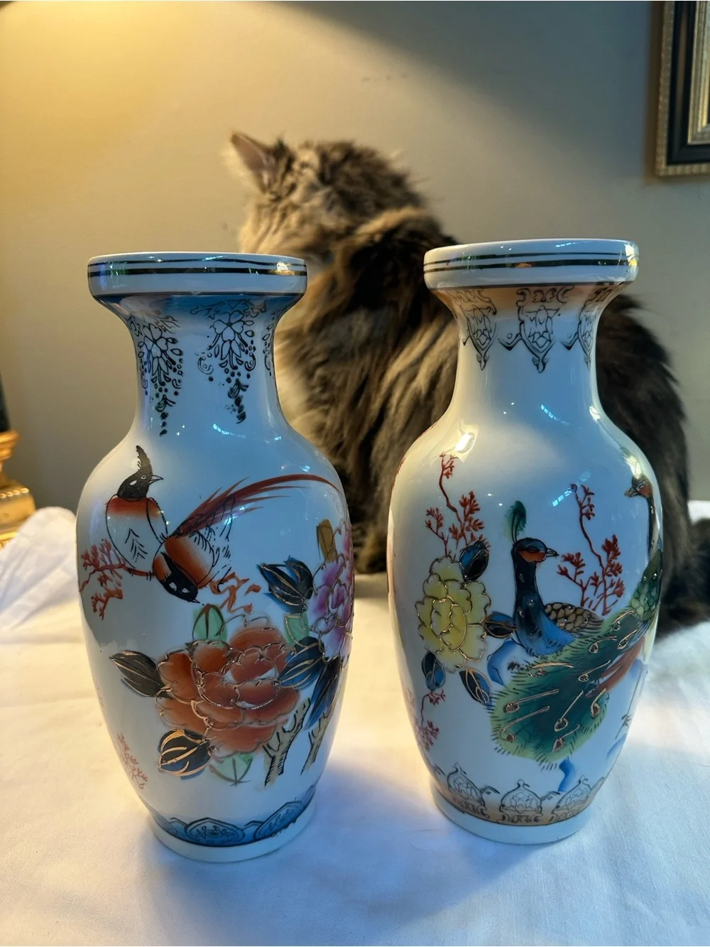 N/A decorative chin