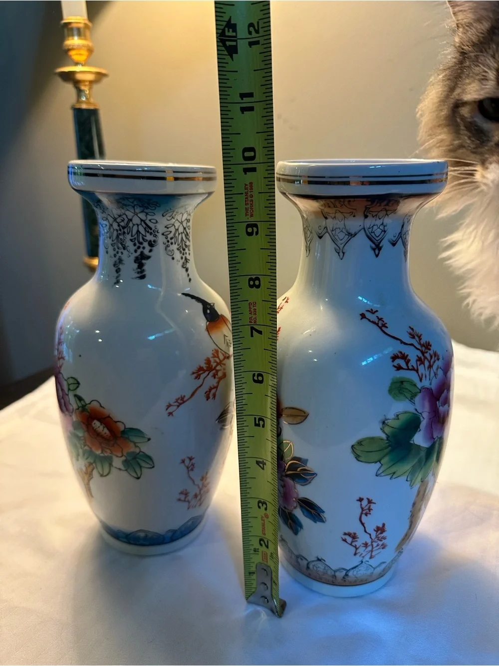 N/A decorative chin
