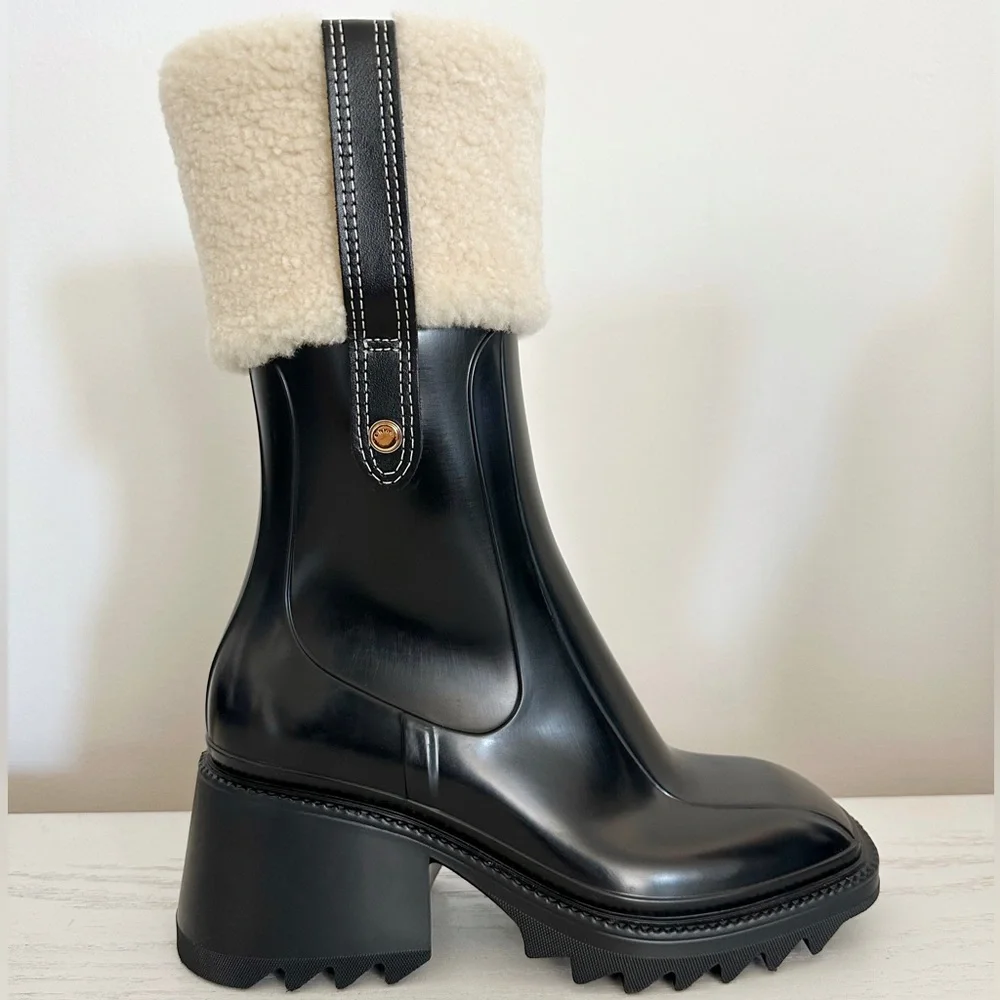 Chloe sleek black