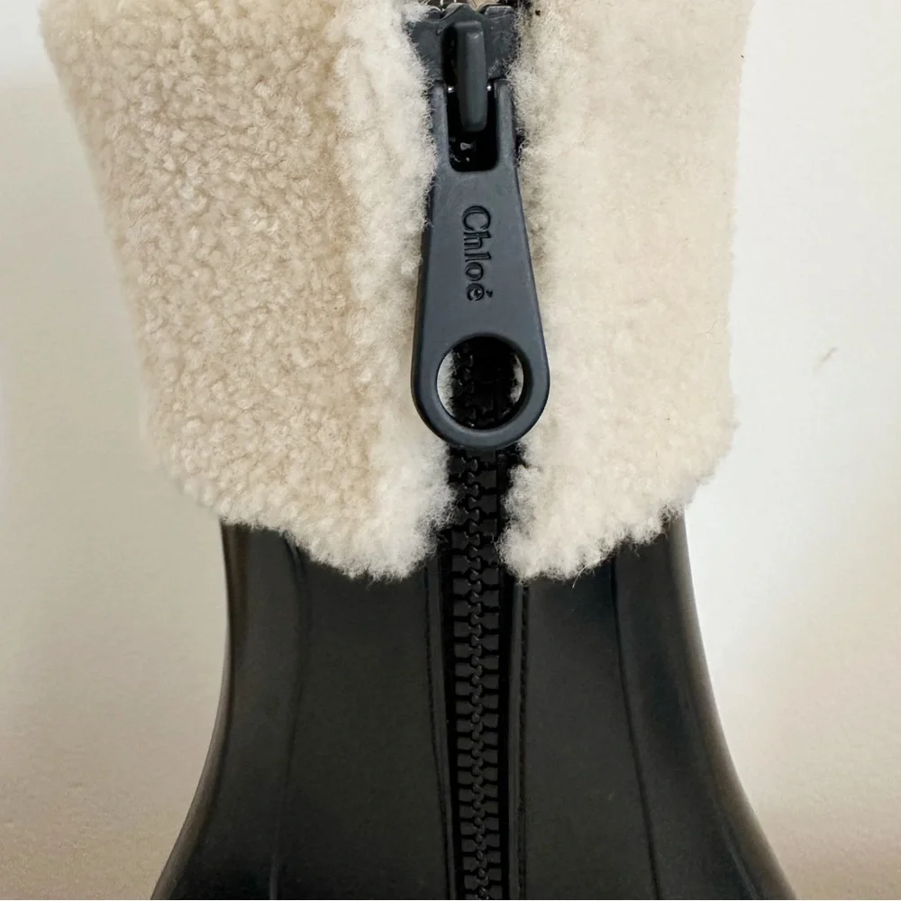 Chloe sleek black