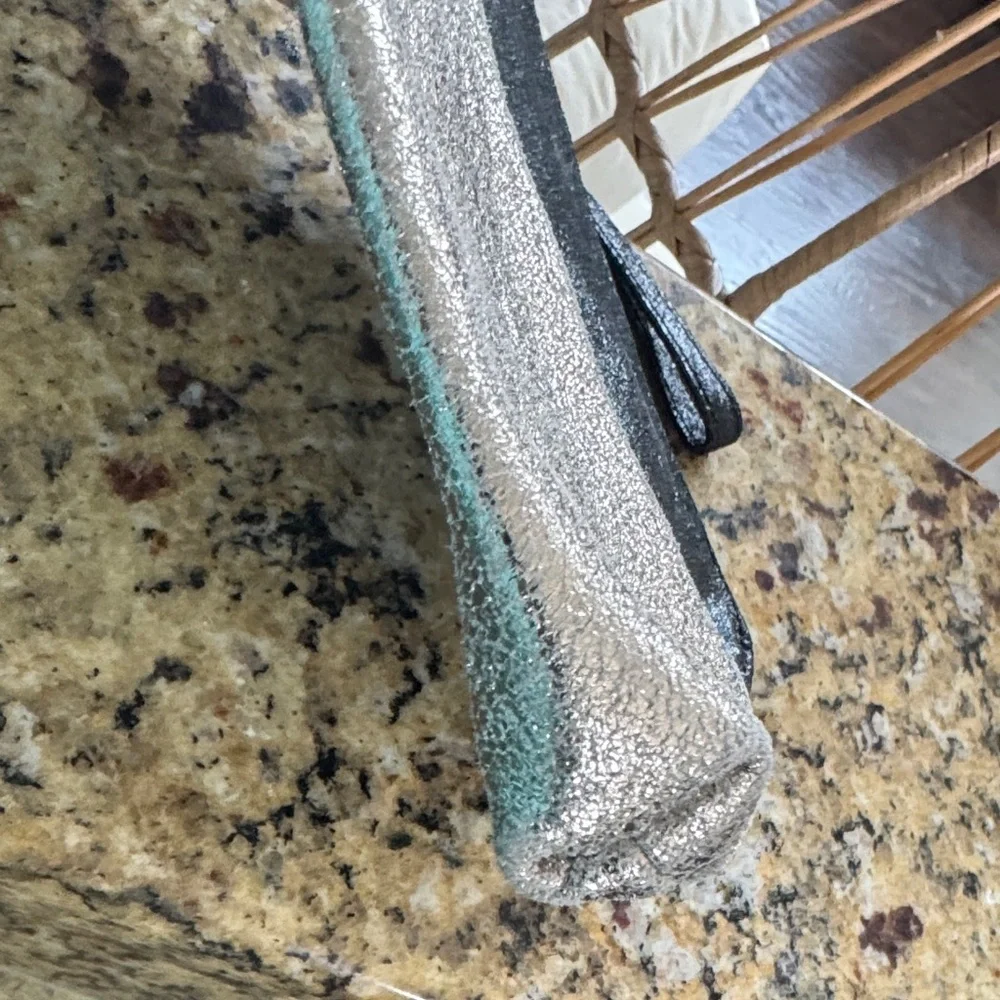 Street Level chic wristlet