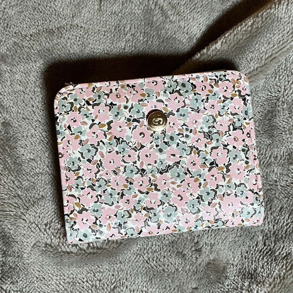 None wallet design