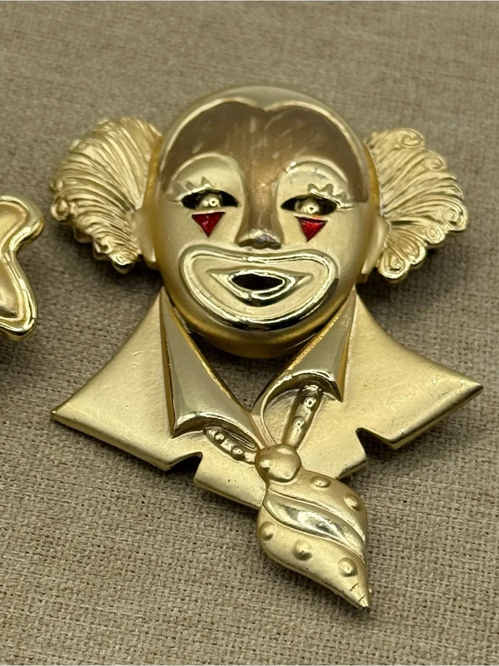 N/A charming gold