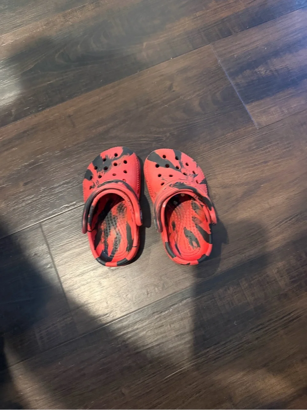 Crocs Kids Size 5 Red Black Graphic Classic Clogs