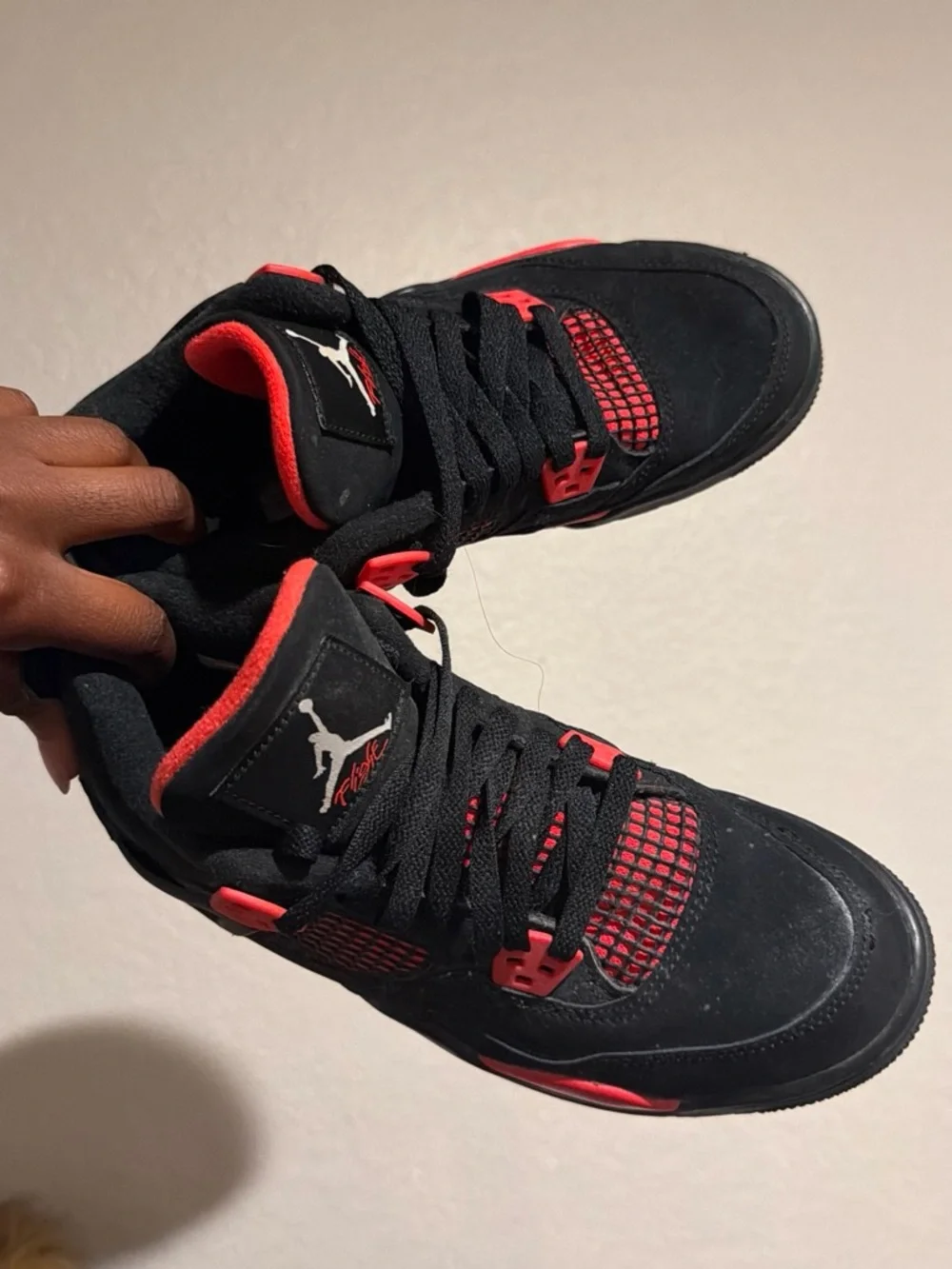 Jordan Men's Black and Red Retro Basketball Sneakers