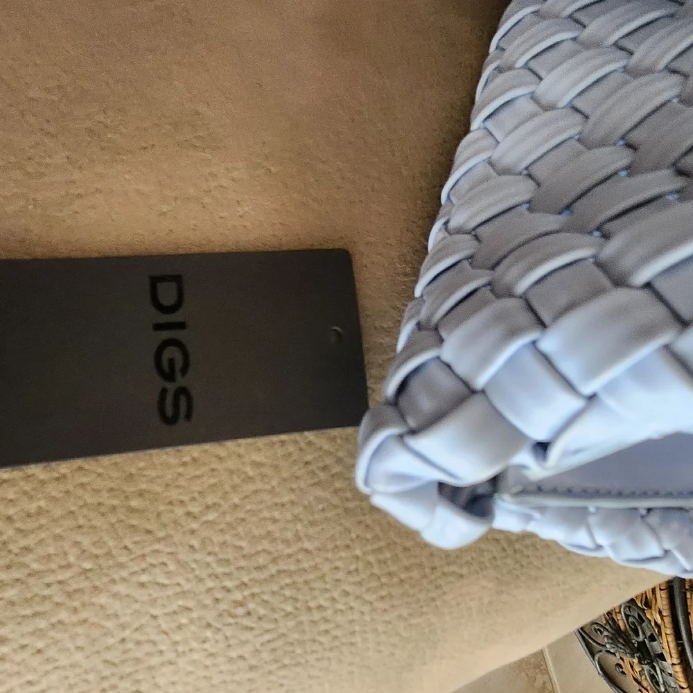 Digs woven clutch