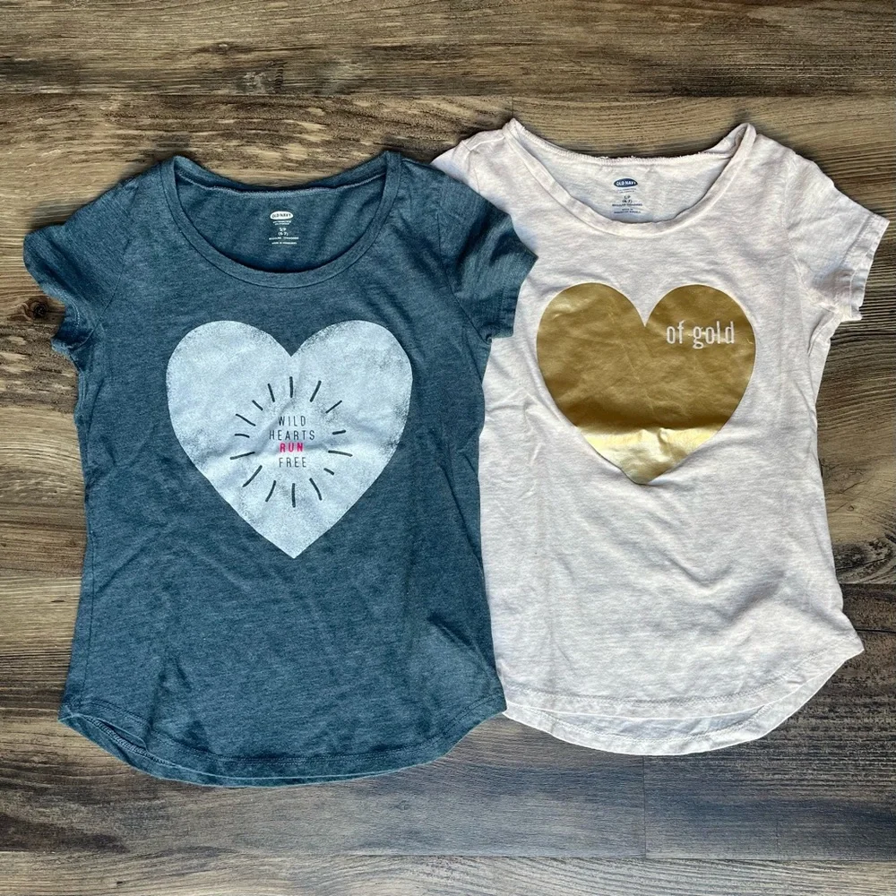 Old Navy set of two Heart Tshirts Small (6-7)