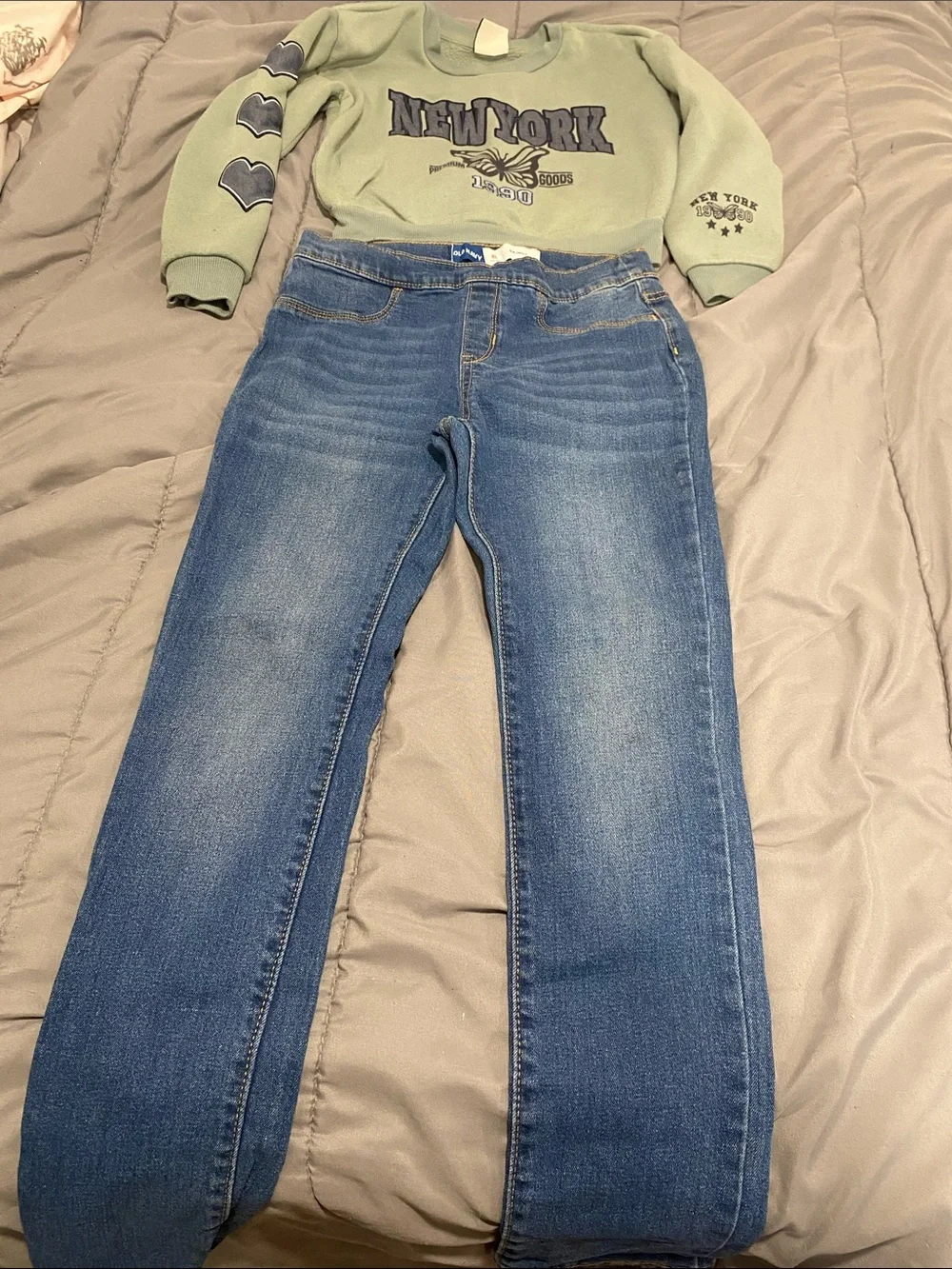 This is a set you get, Old Navy Blue kids Skinny Jeans $ a New York butterfly sw
