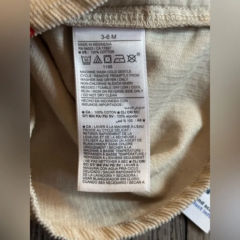 Old Navy beige button