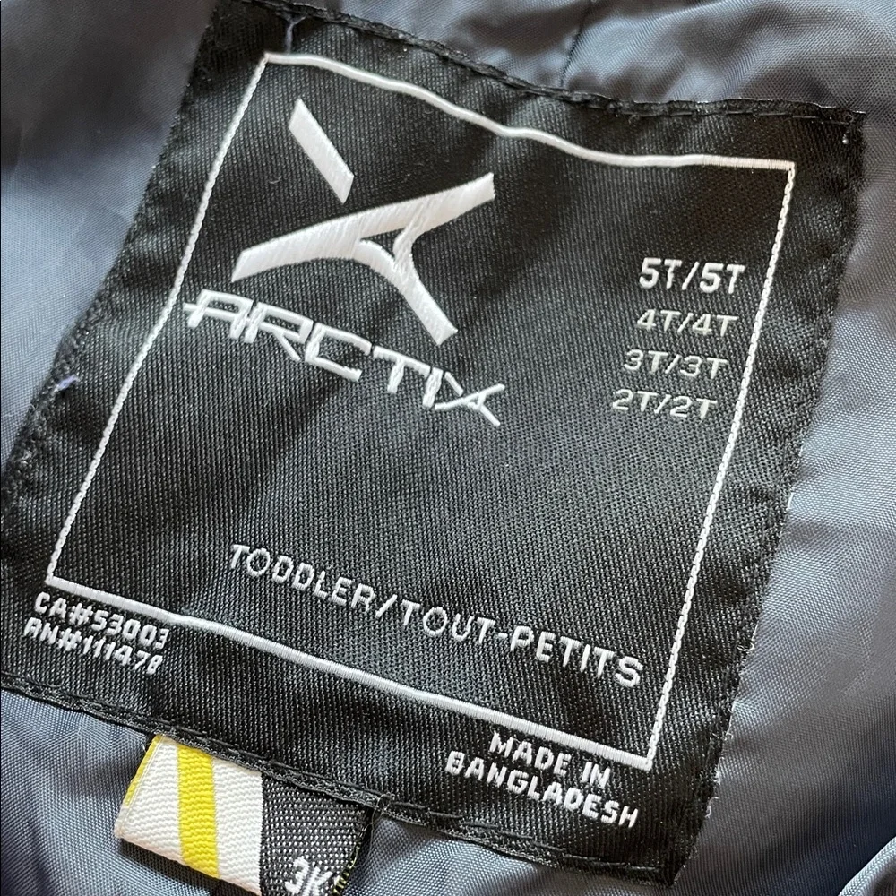 Arctix black snow