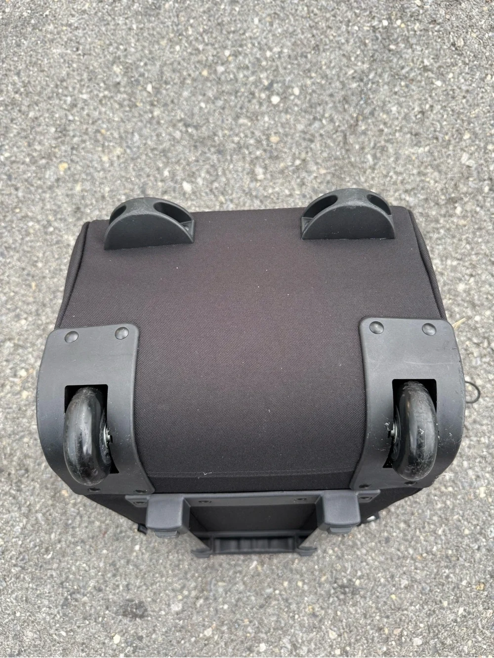 OGIO puller rolling