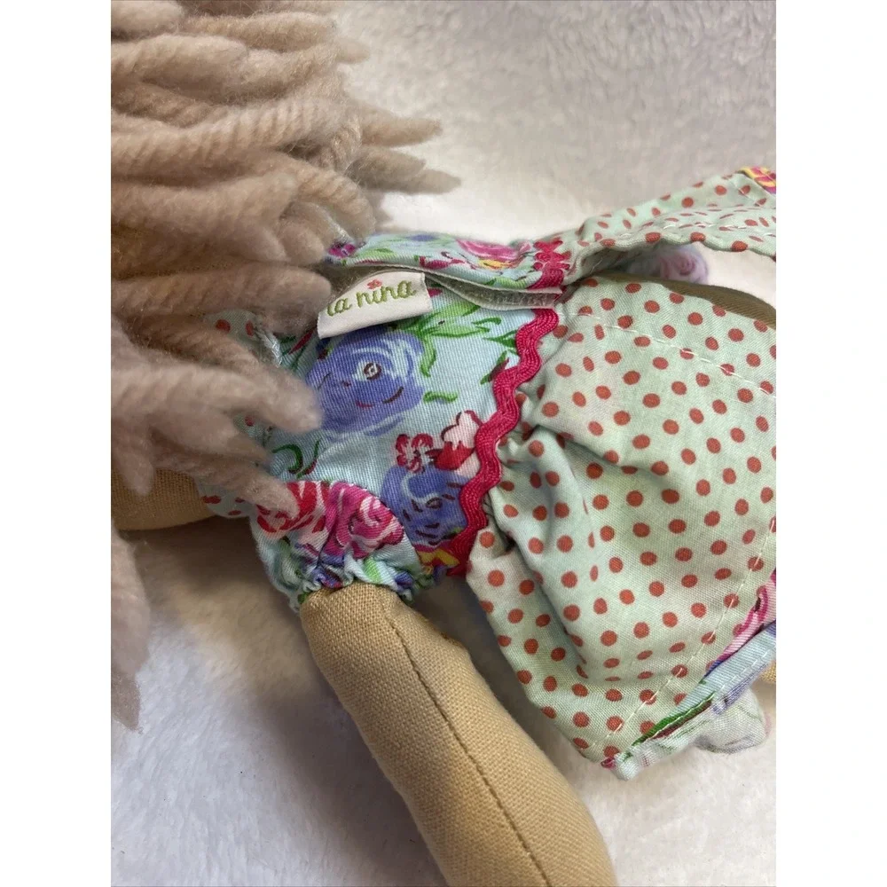 La Nina whimsical charm