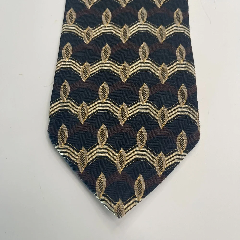 Geoffery Beene Black‎ with Gold Men's Silk Formal Tie 59