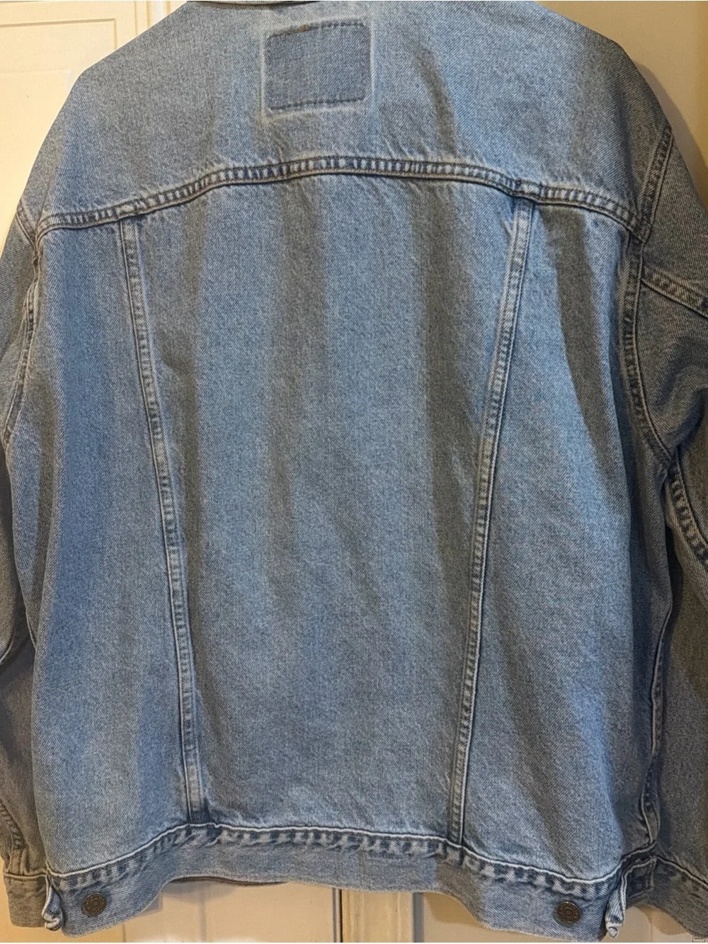 Levis questions leave