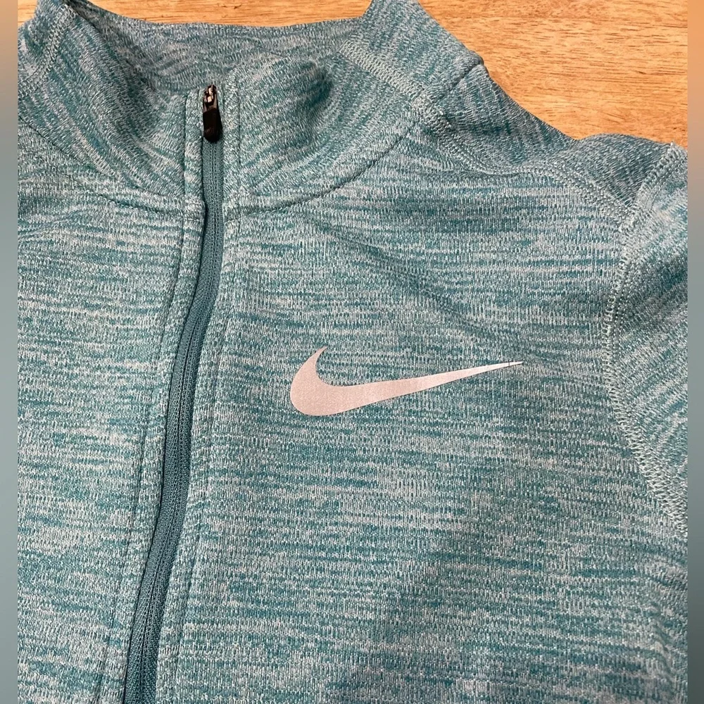 Nike youth xl