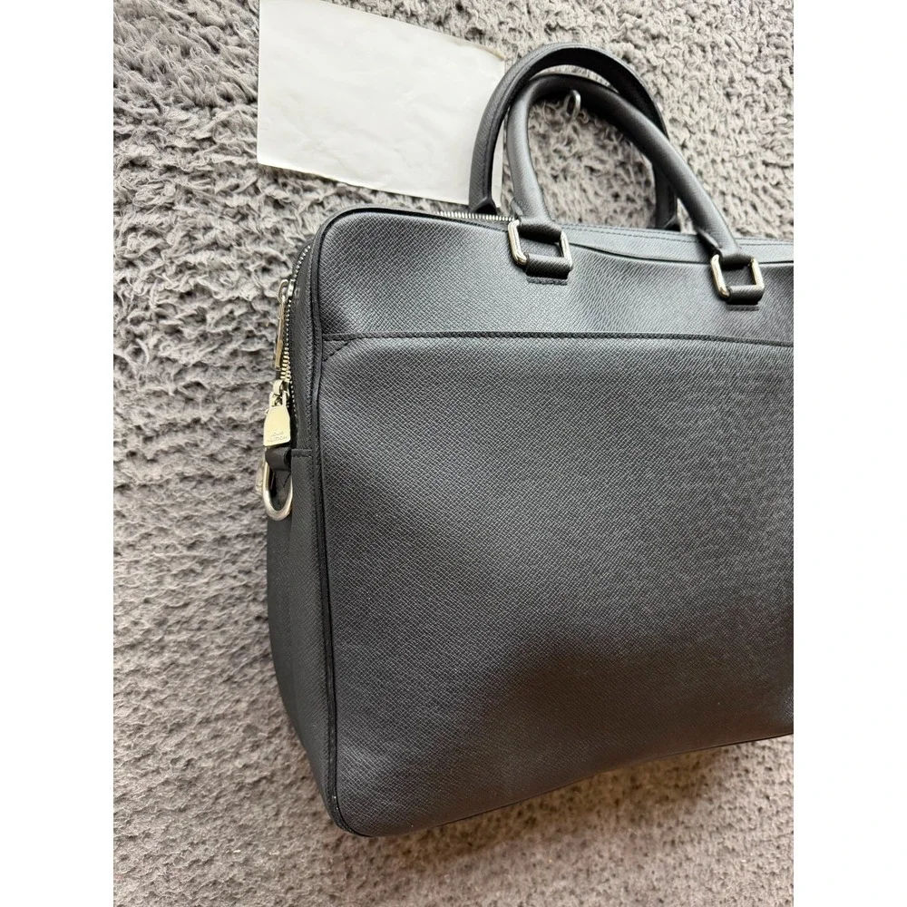 Louis Vuitton pre owned