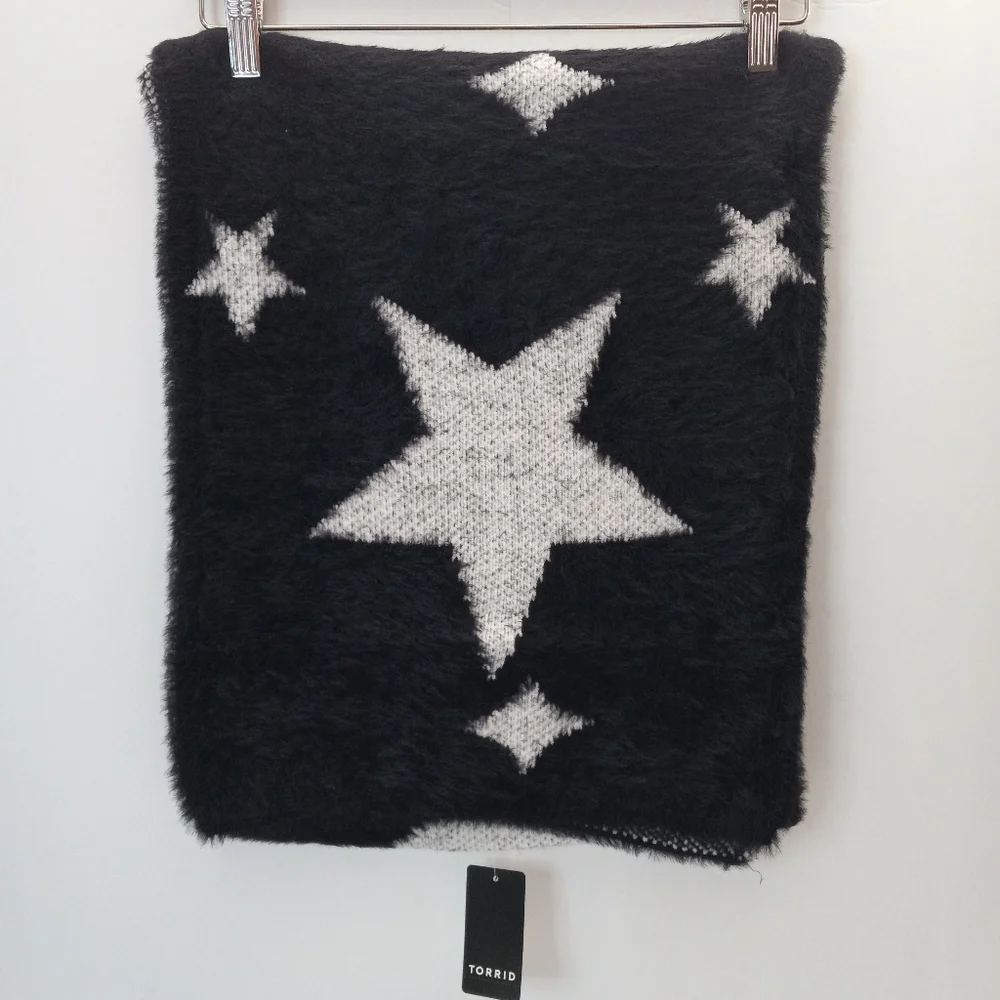 Torrid Allover Stars Black & White Oblong Blanket Scarf