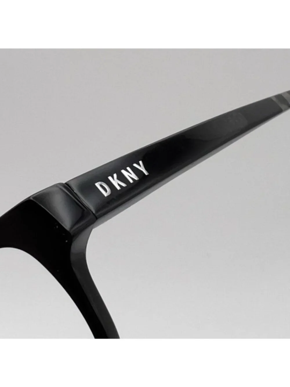 Dkny brand model