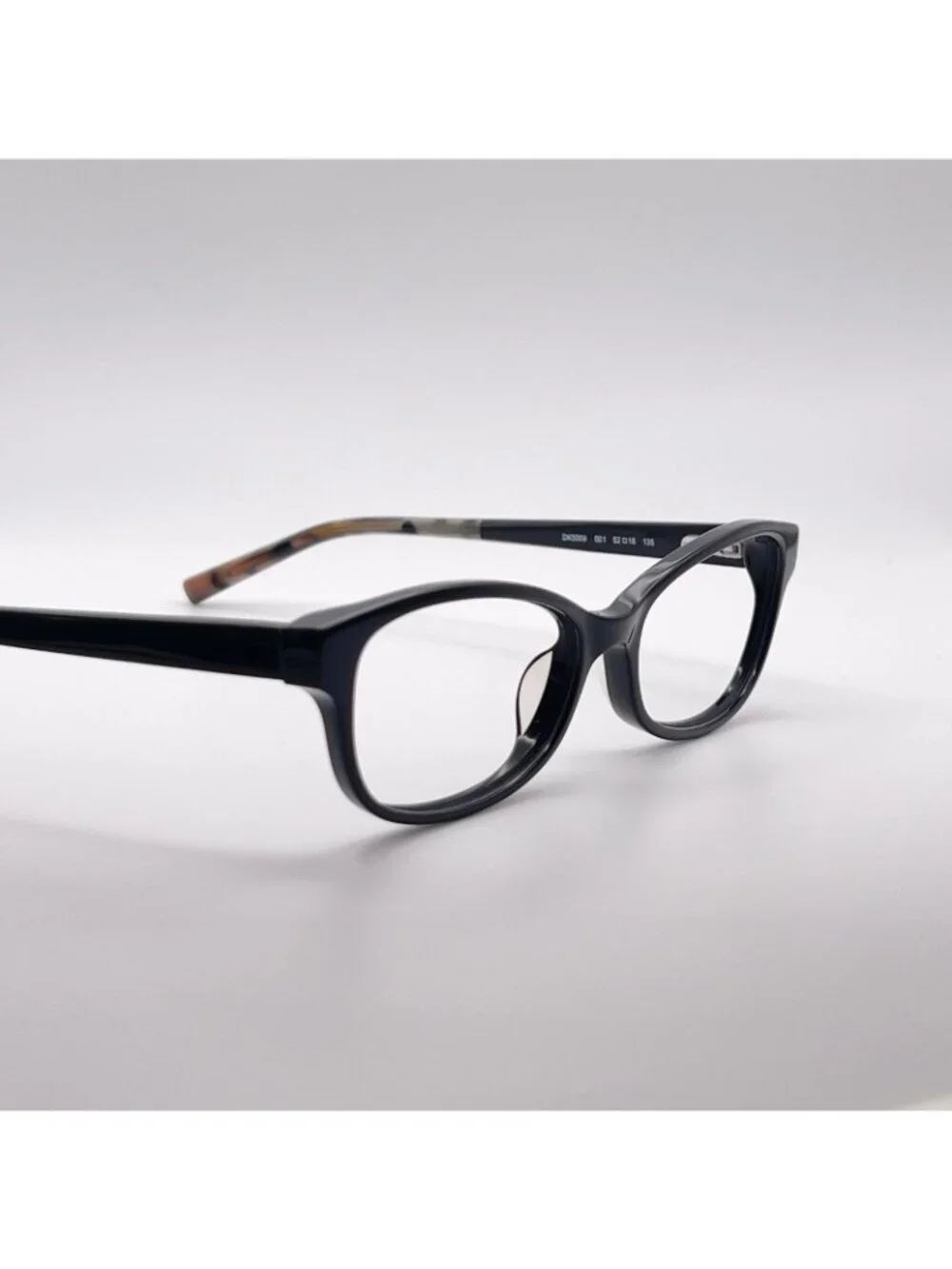 Dkny brand model