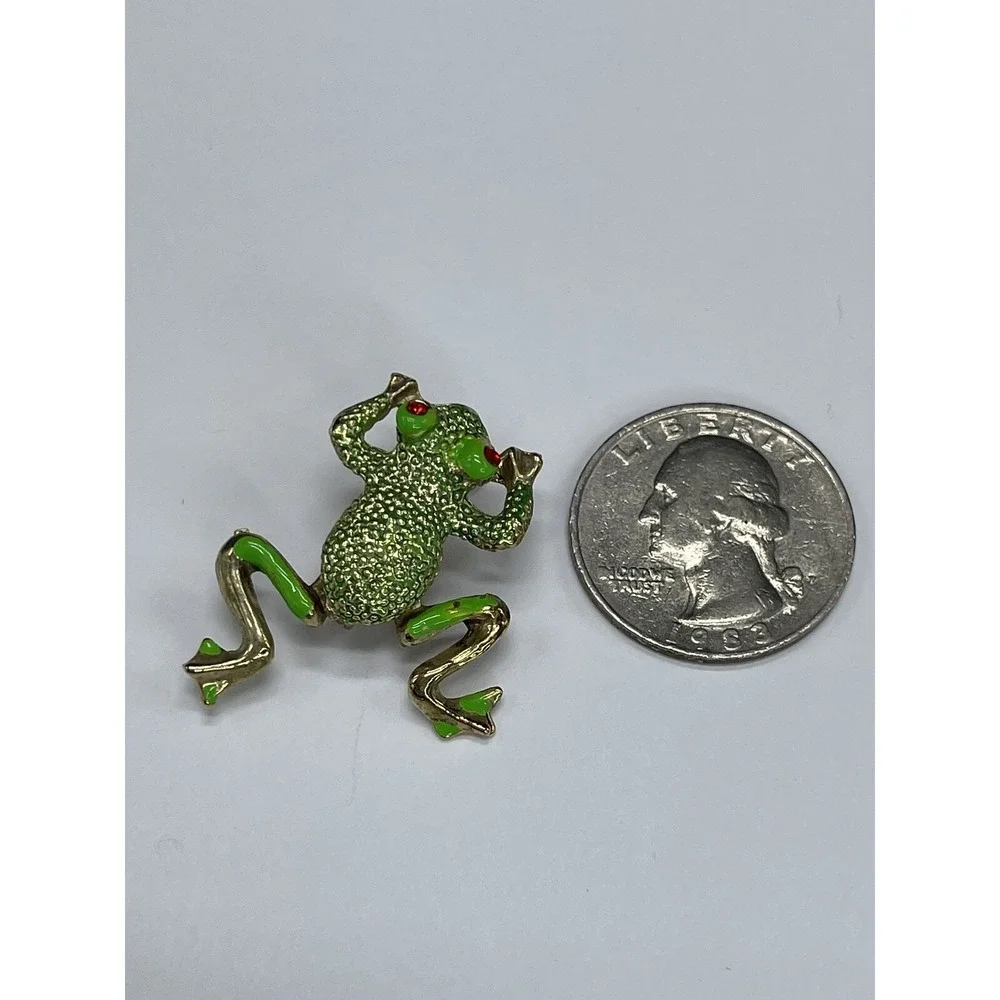 Vintage Articulating Frog Brooch Gold-Tone Enamel Toad MCM 1