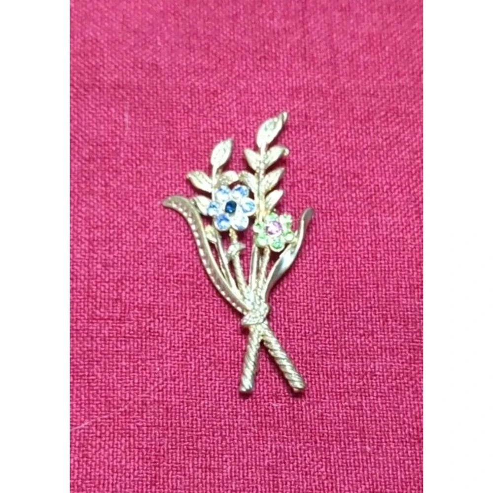 Vintage Rembrandt Gold Tone Bouquet Brooch Rhinestone Flowers‎