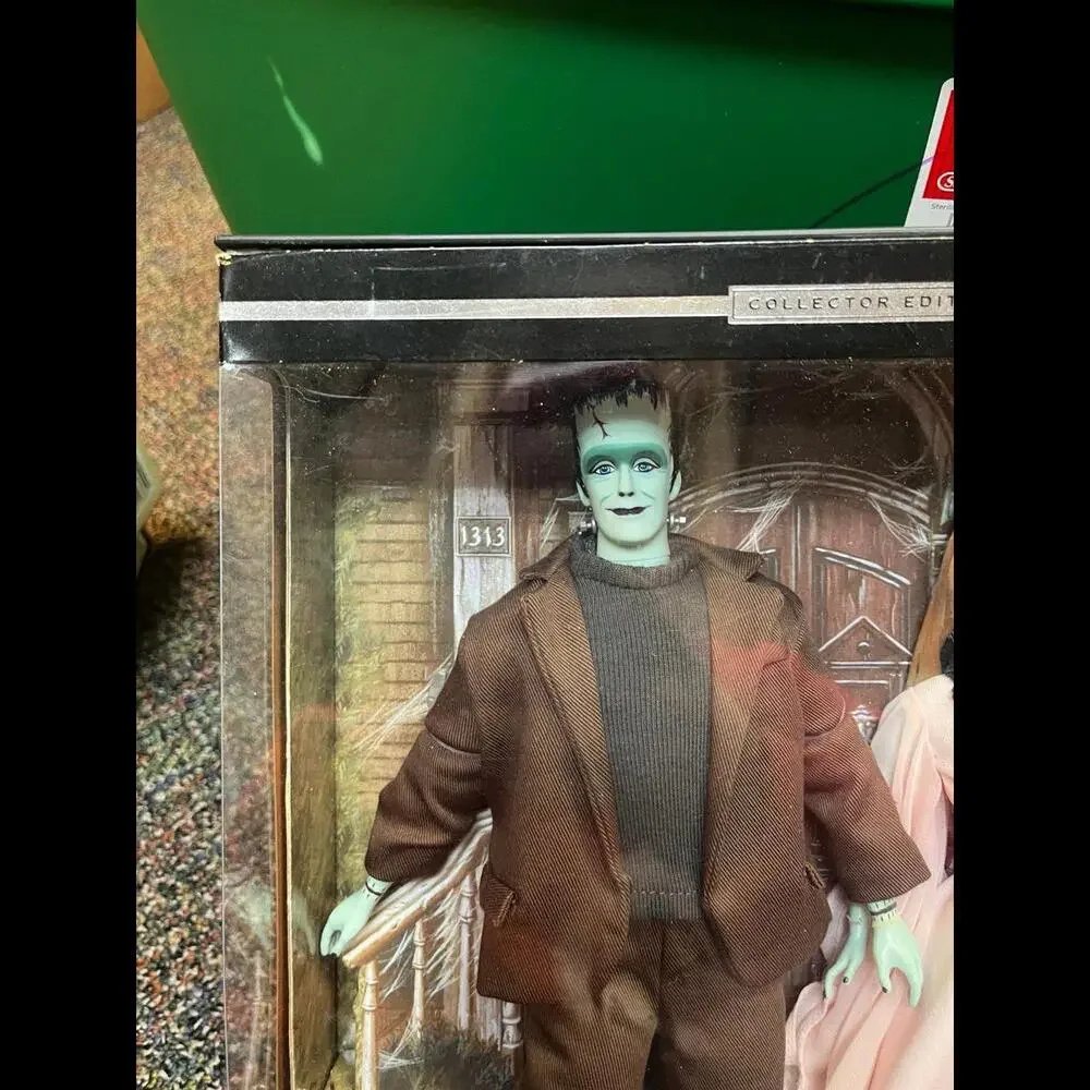 Barbie ken munsters