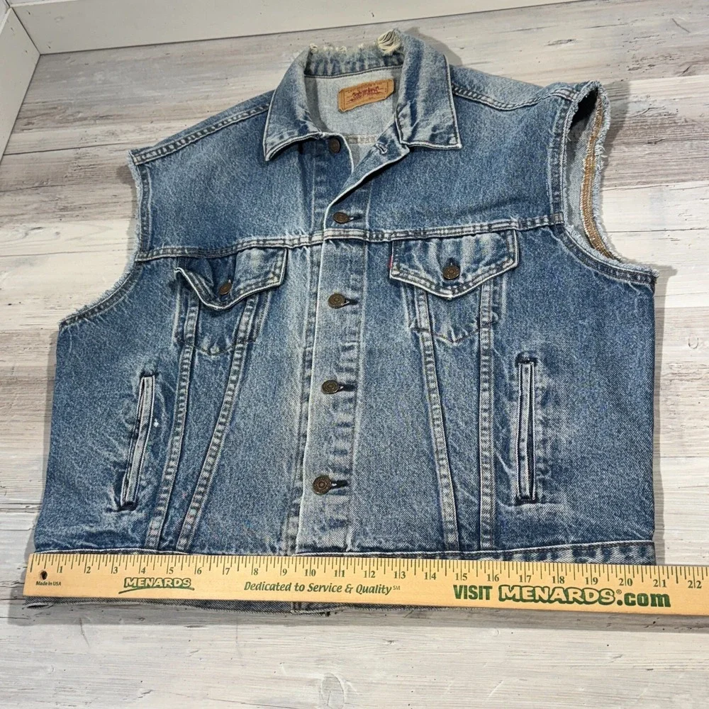 Vintage‎ Levi's Denim Jacket Vest Size M Harley Patch No Sleeves Rat Rod Cut