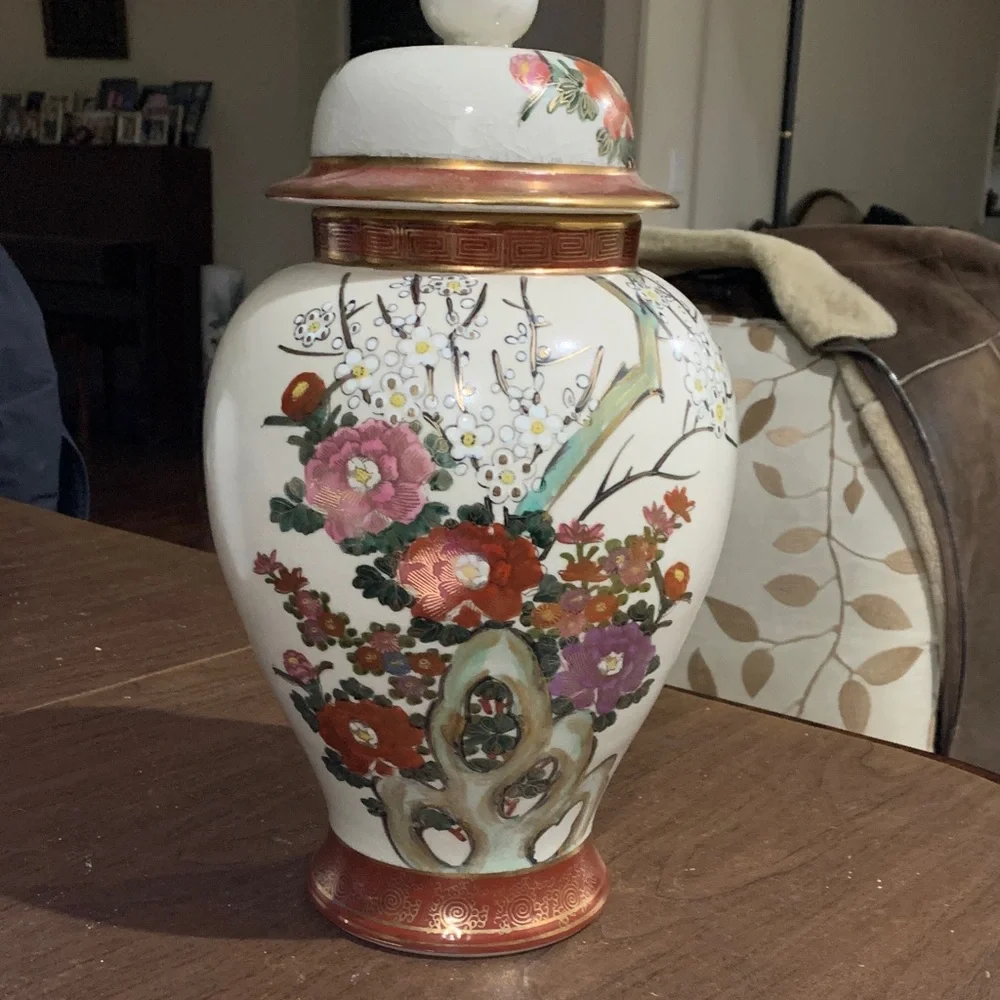 N/A leaves ceramic accents