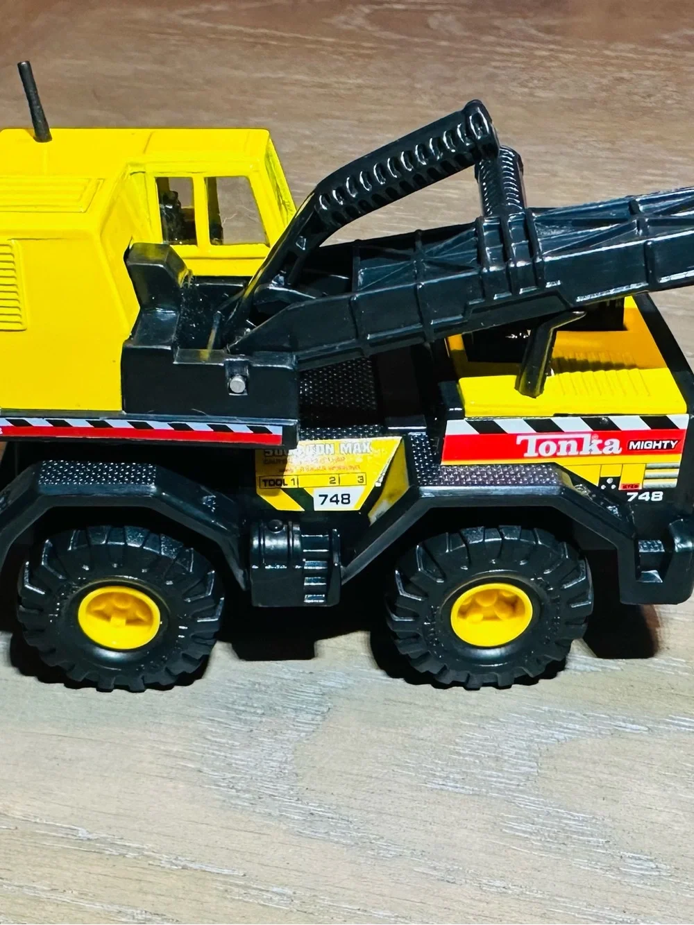 Maisto Tonka Mighty 1:64,3-Lot Tonka Construction Vehicles