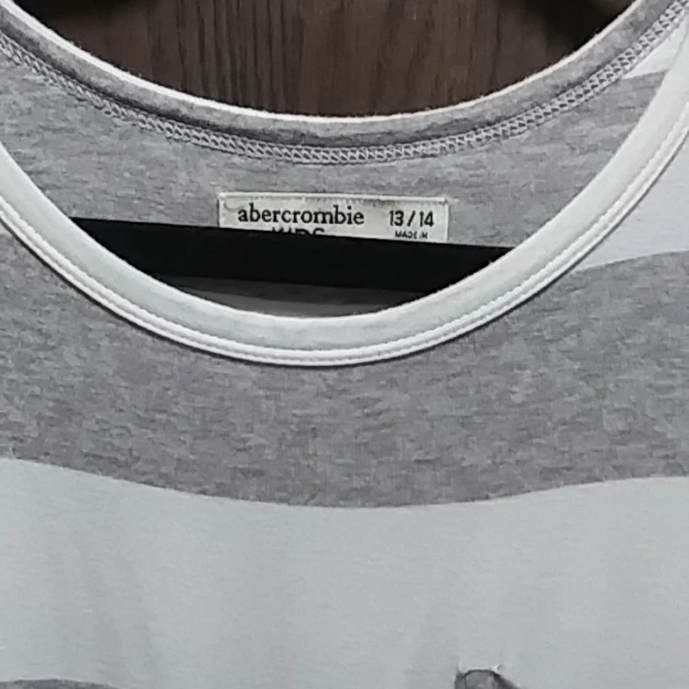 abercrombie kids white gray