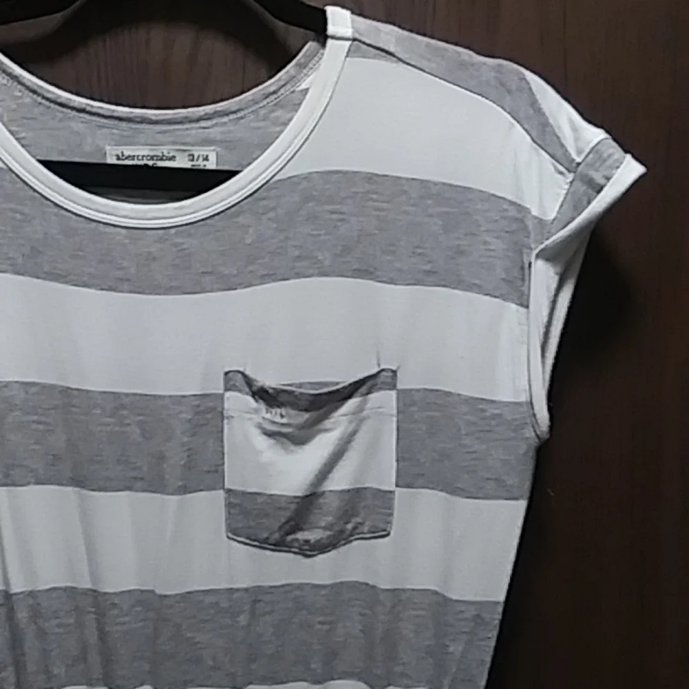 abercrombie kids white gray
