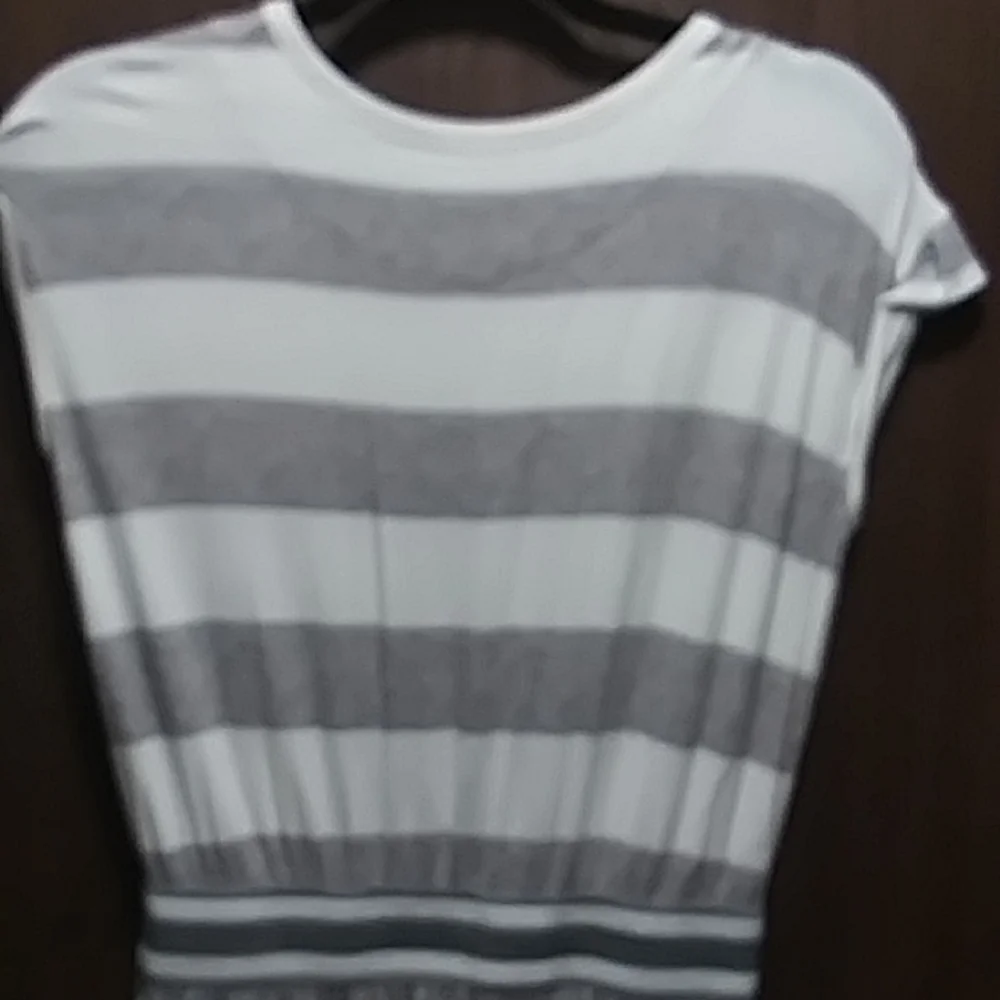 abercrombie kids white gray