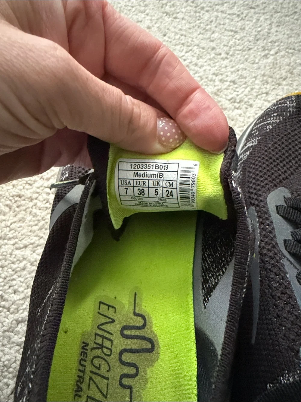 Brooks levitate black