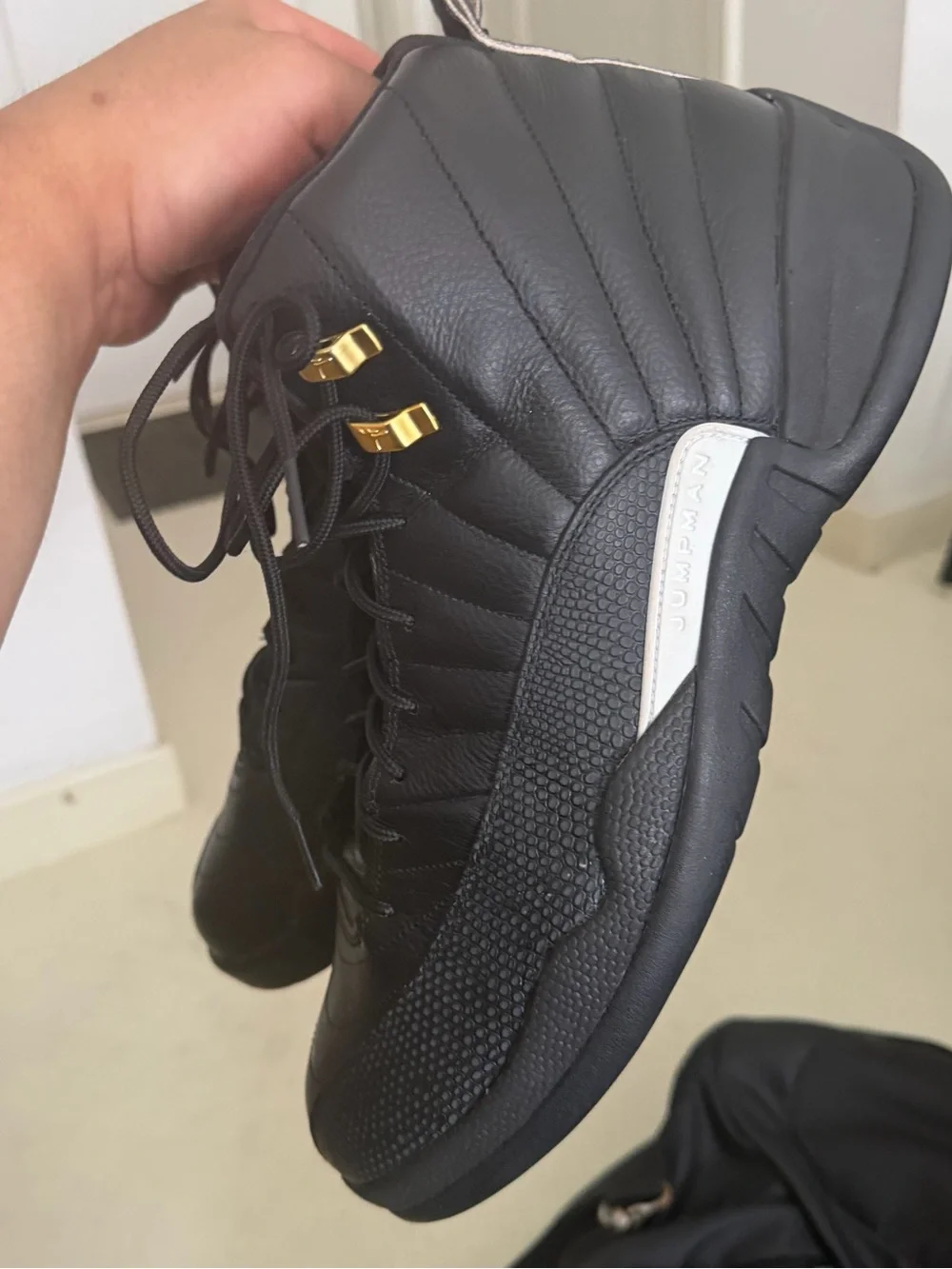 Jordan sleek black