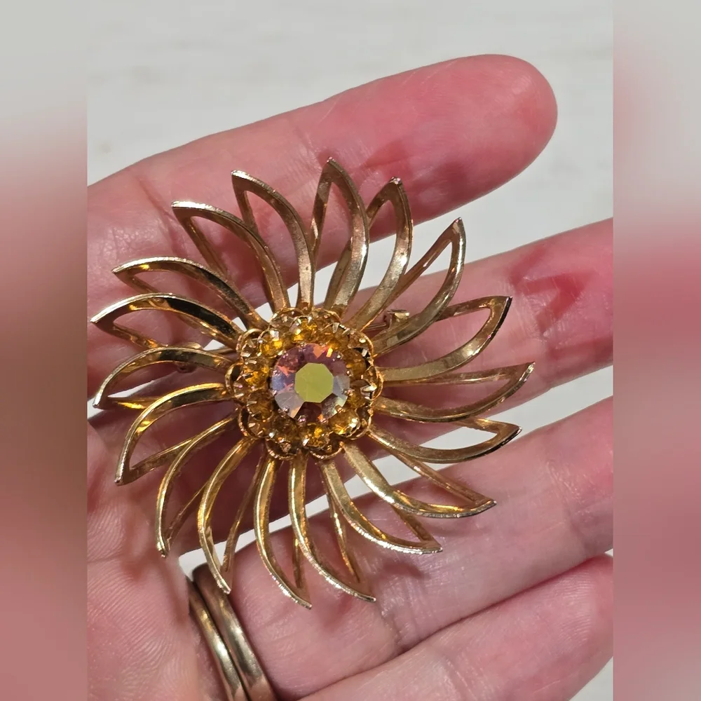 Sarah Coventry daisy canada small
