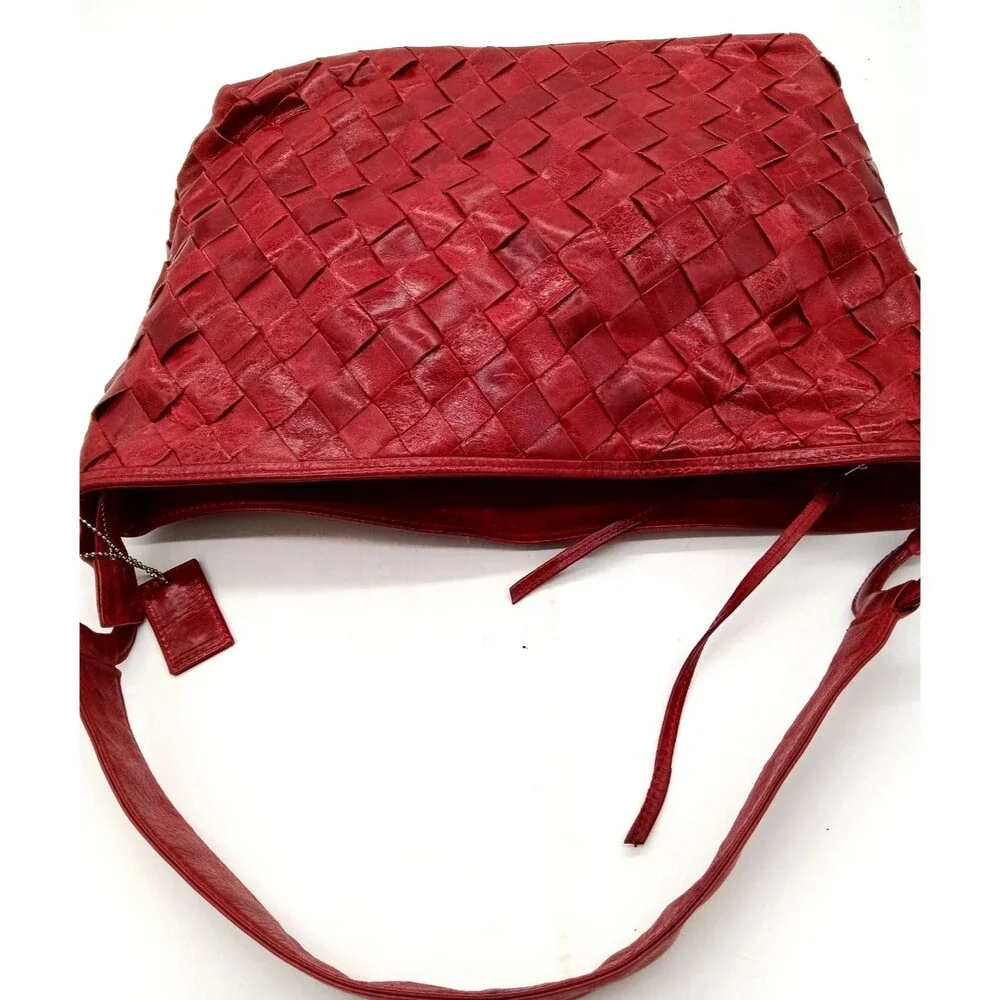 latico red woven
