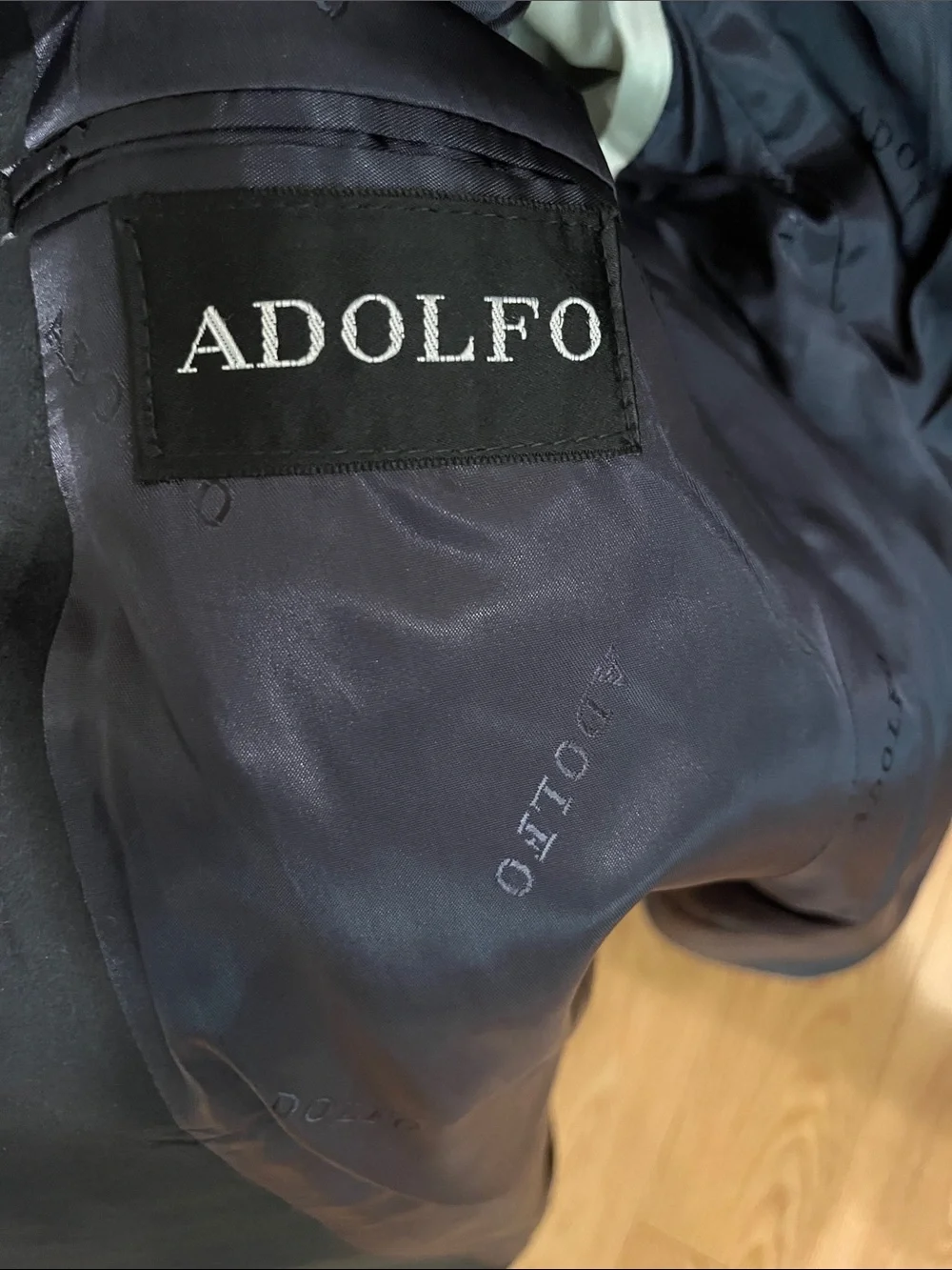 Adolfo classic black