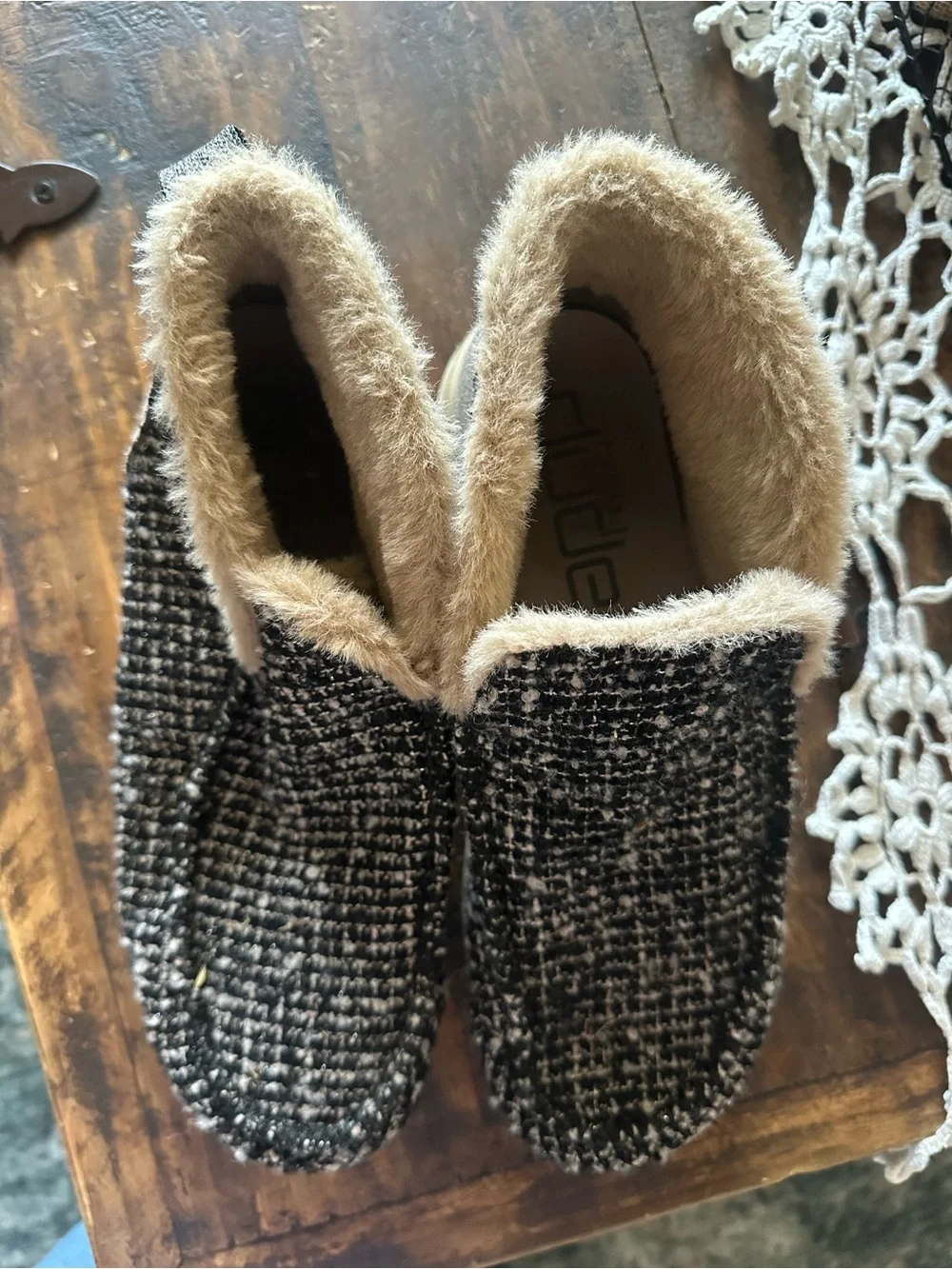 Hey Dude Womens Brown Faux-Fur Lined Booties - Brown