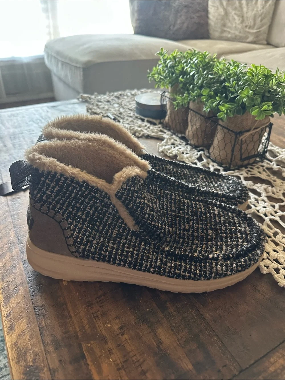Hey Dude Womens Brown Faux-Fur Lined Booties - Brown