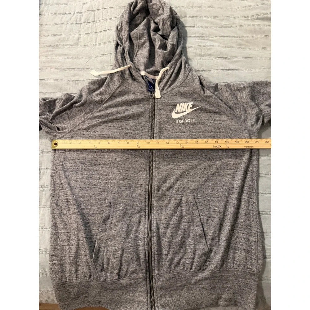 Nike sportswear gym