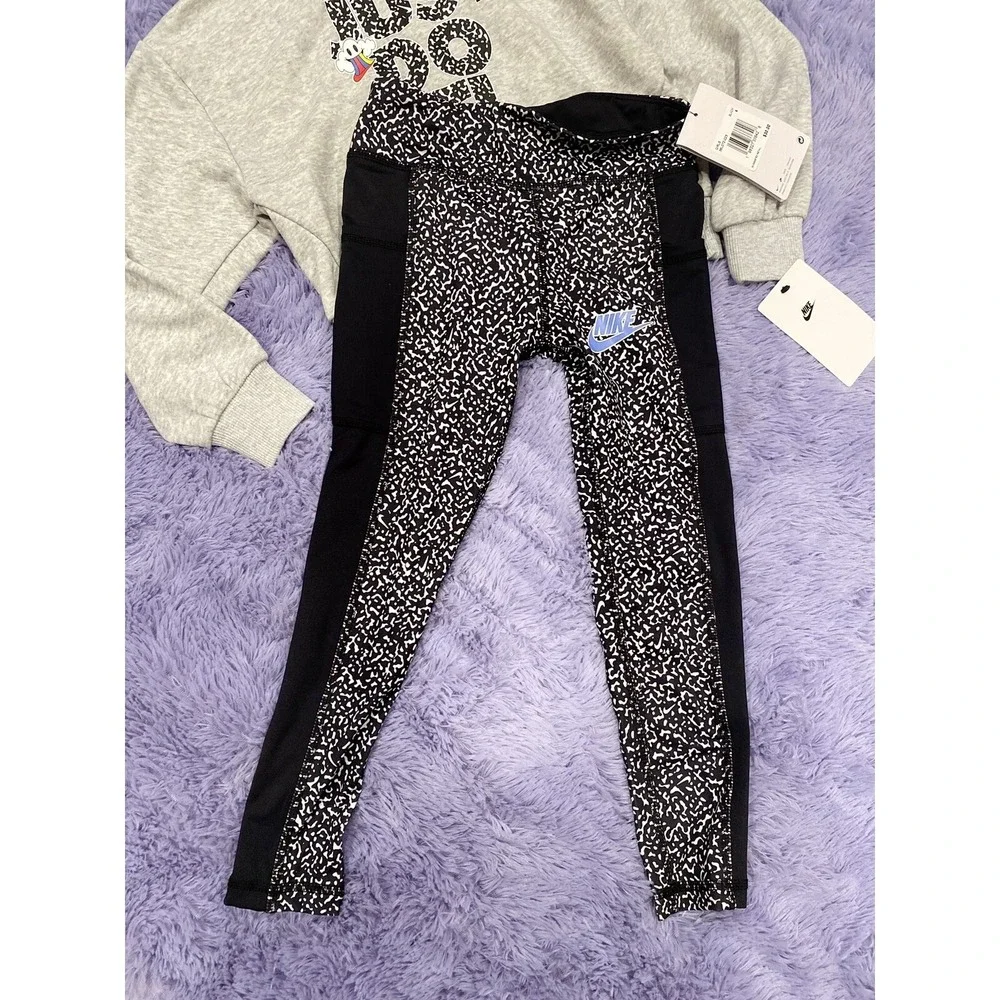 Nike girl cropped