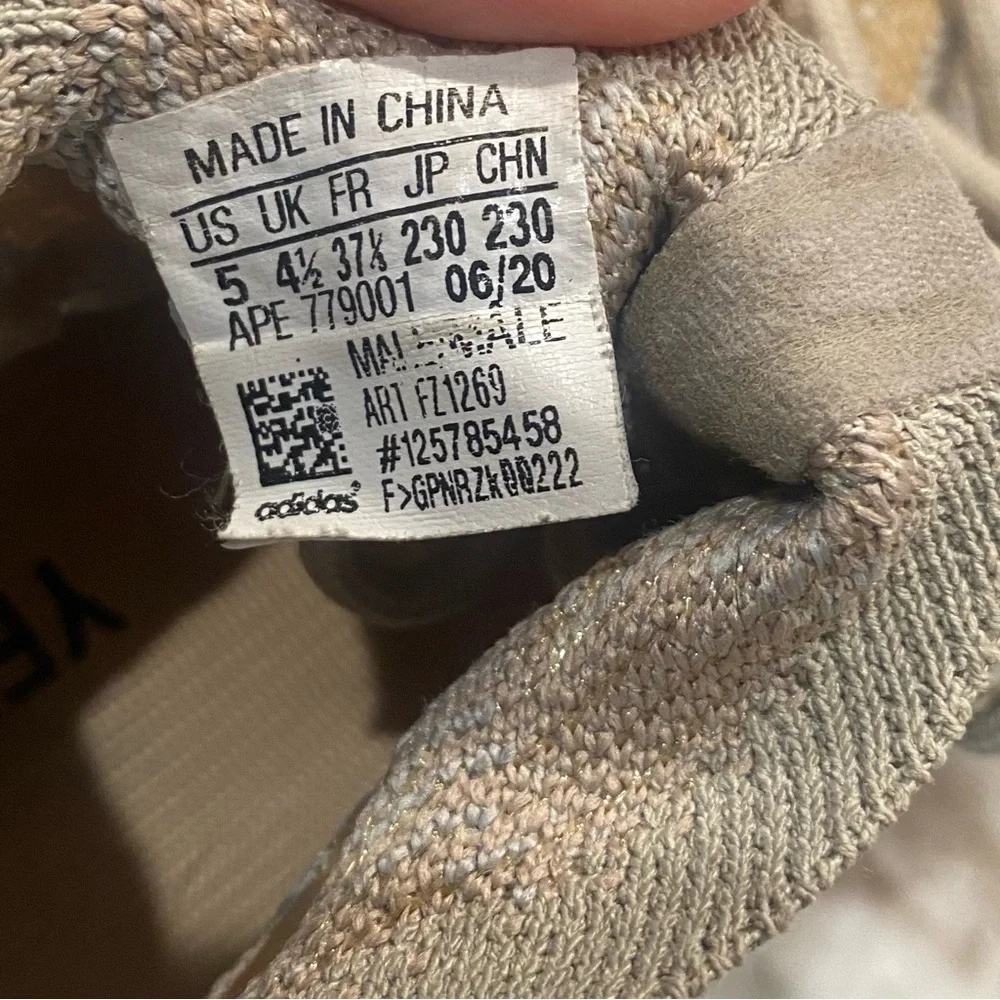 Yeezy authentic adidas