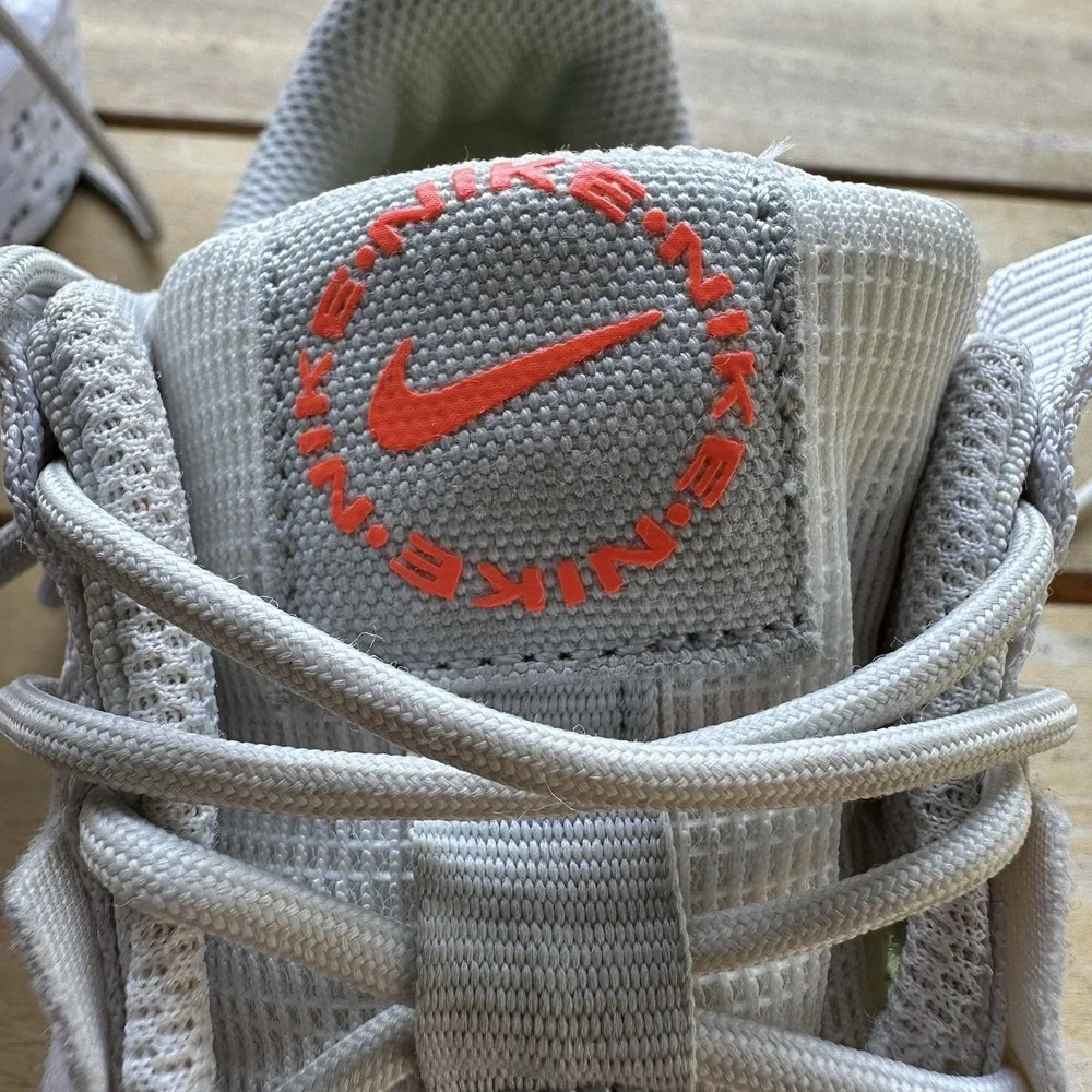 Nike product pair