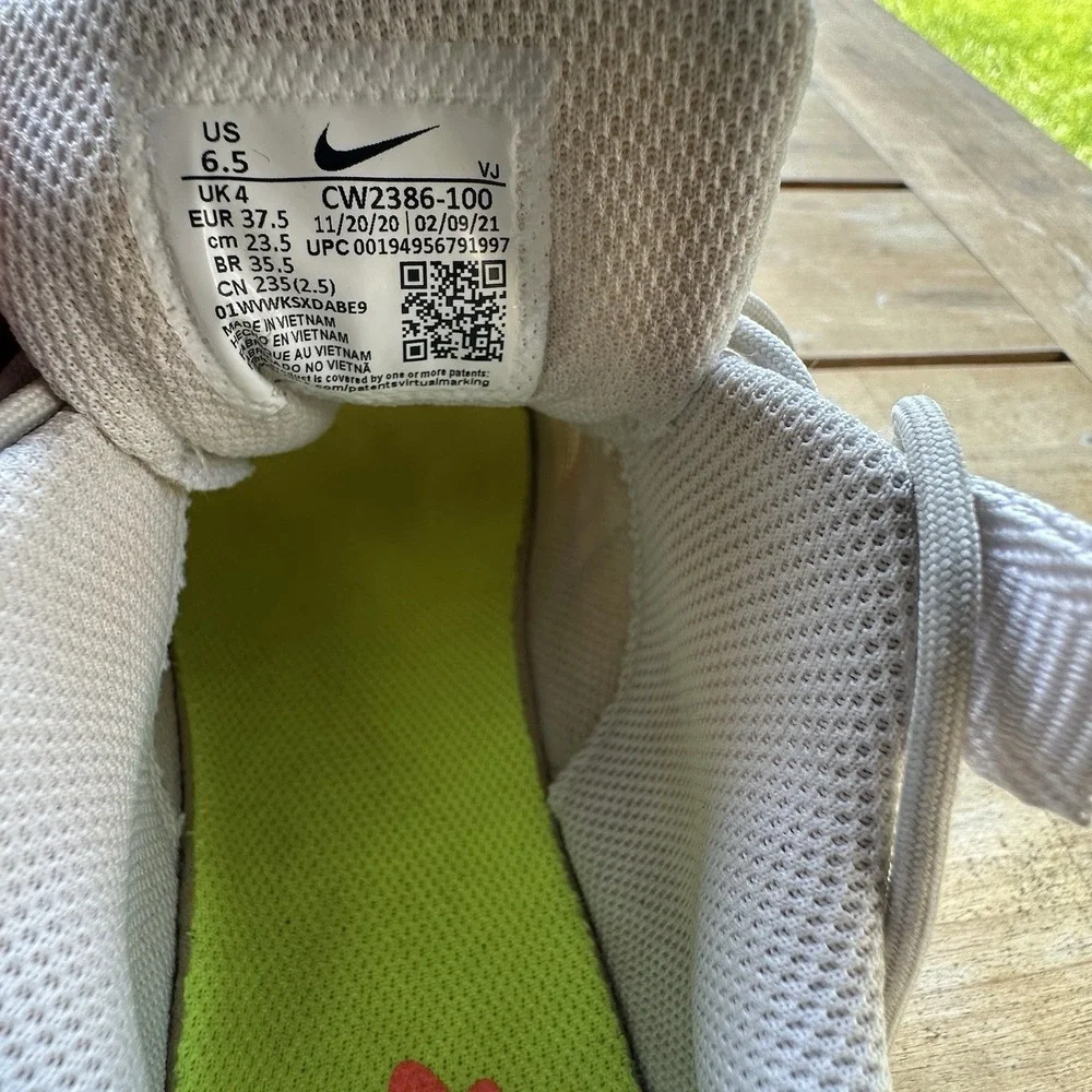 Nike product pair