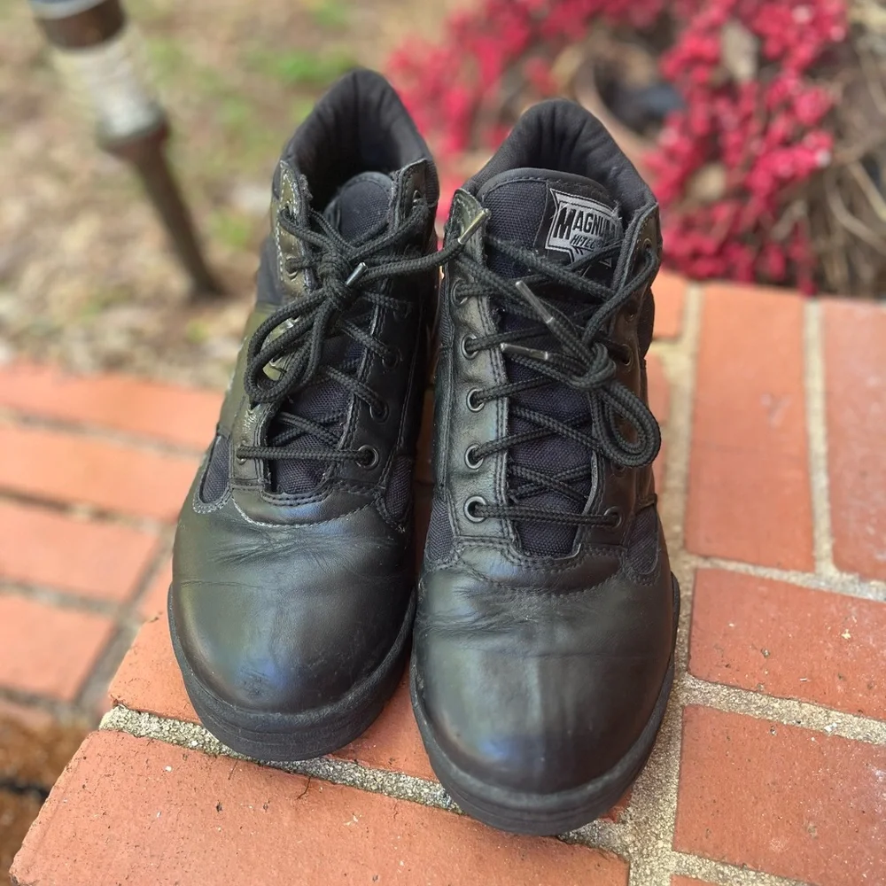 Magnum ankle boots