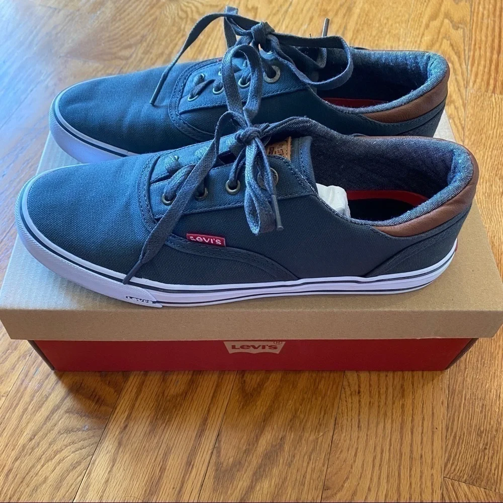 Levis nwt box