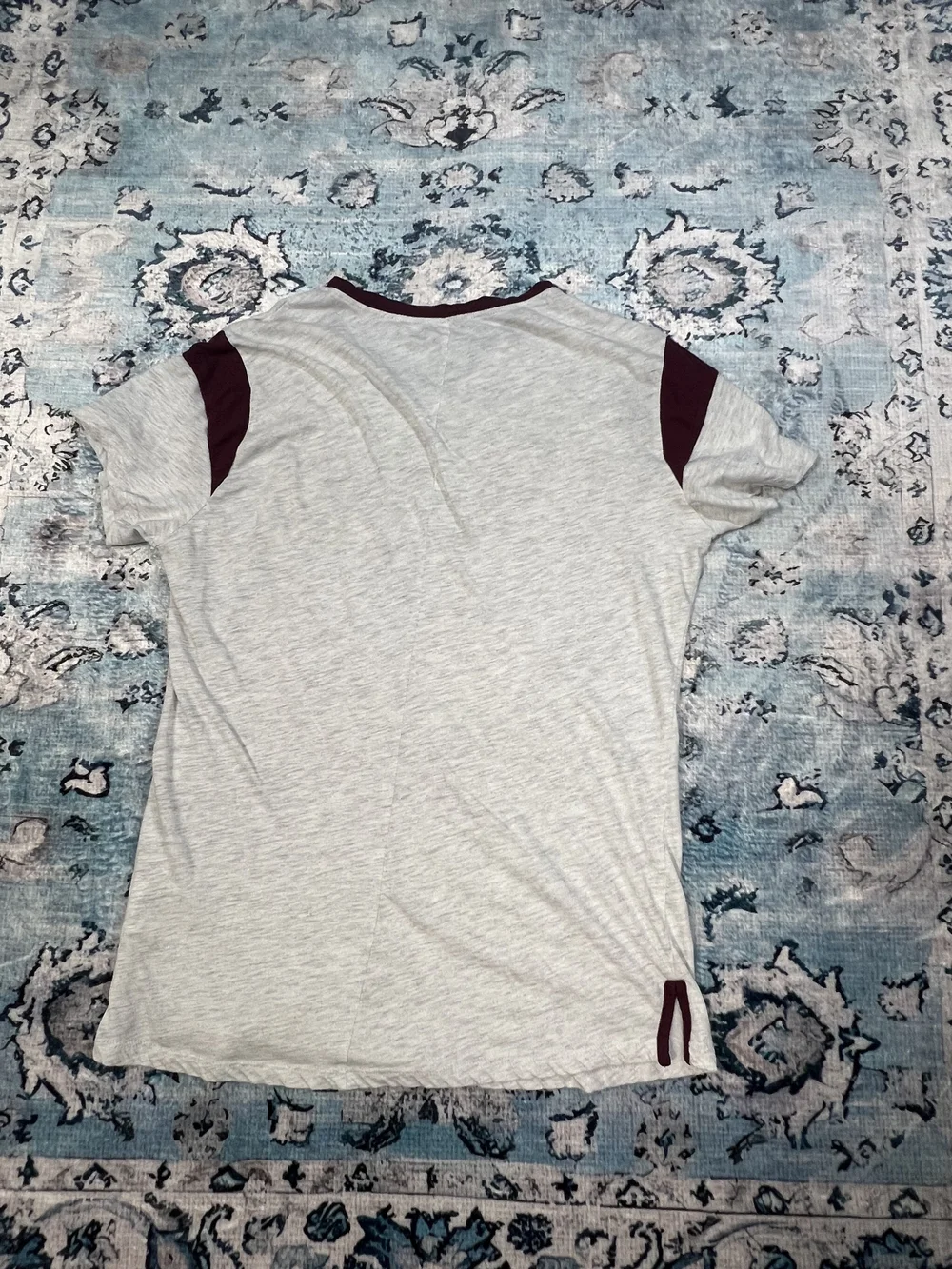 Nike Virginia Tech Hokies VT Grey Maroon V-Neck Womens Small NCAA Fan Gear‎