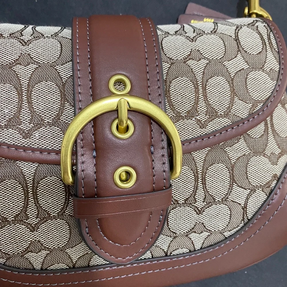 Coach dimensions 26cm