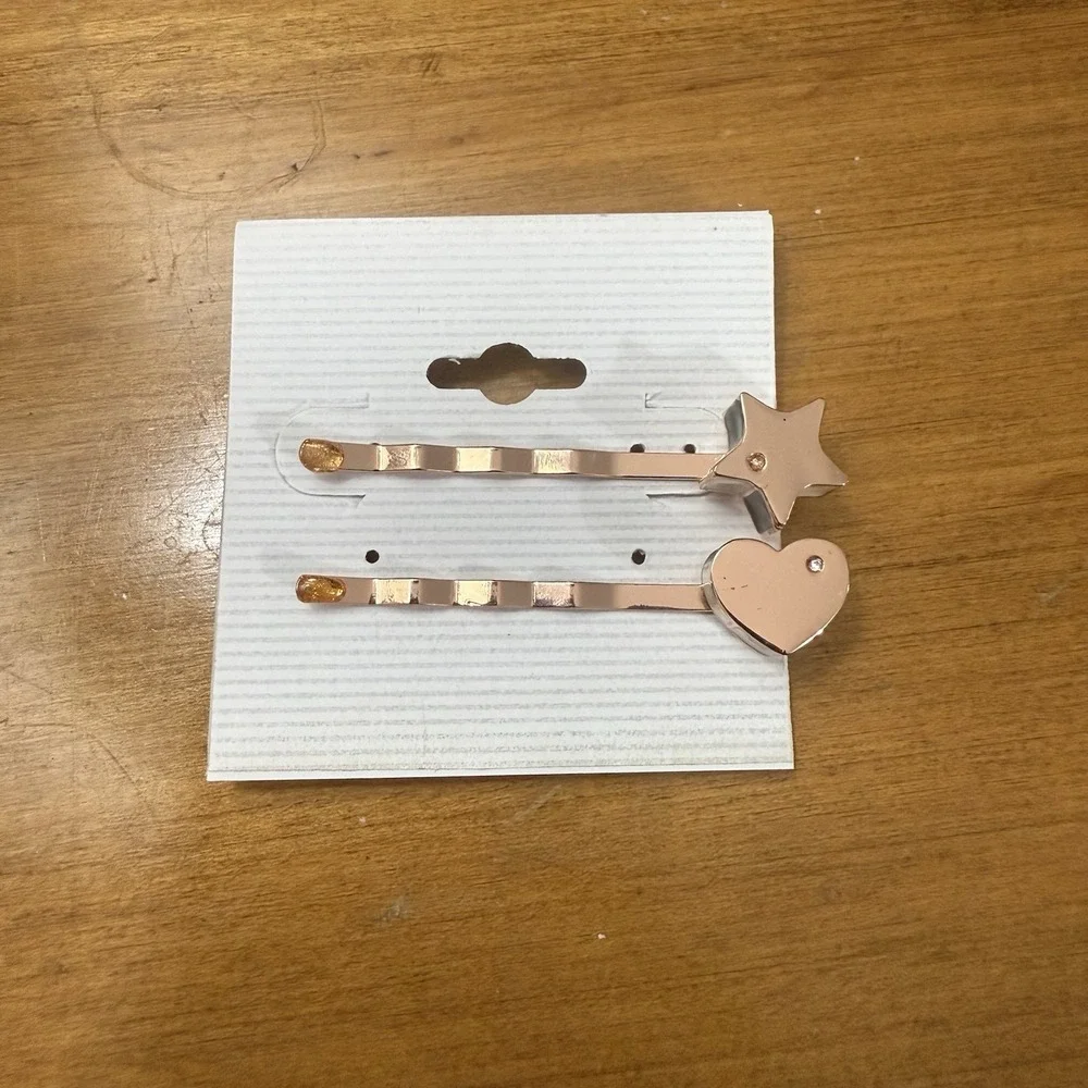Gold heart and star hair clips‎