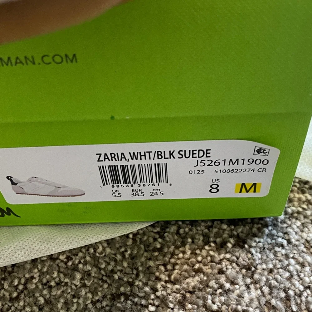 Sam Edelman chic sneakers